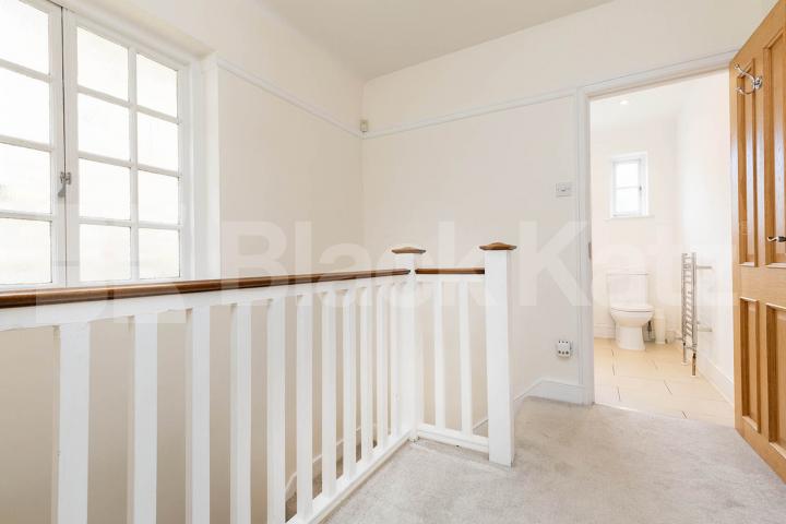 Stunning House on a private residential street located in Muswell hill Cascade Avenue, Muswell Hill 